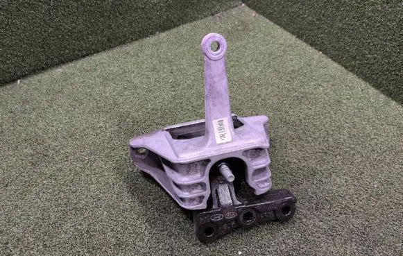 KIA Ceed Engine mount bracket 21812J7200 21810J7200 139015