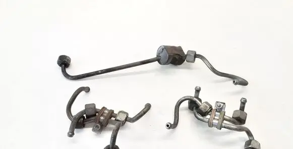 BMW 3 E90 E91 Fuel injector supply line/pipe 