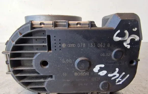 Audi A4 S4 B6 8E 8H Throttle valve 078133062B