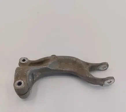 Audi A4 S4 B9 8W Shock absorber/damper mounting bracket 