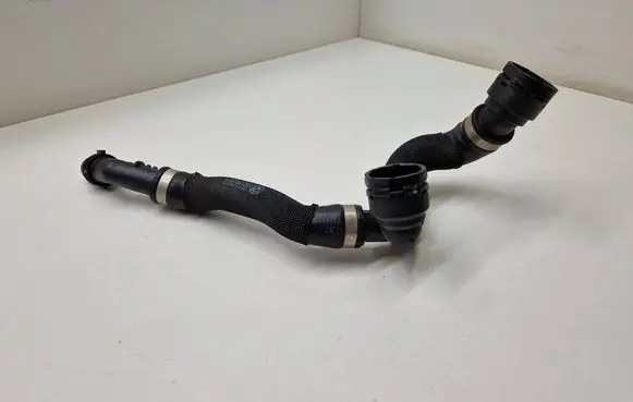 BMW 2 Active Tourer U06 Engine coolant pipe/hose 9896554