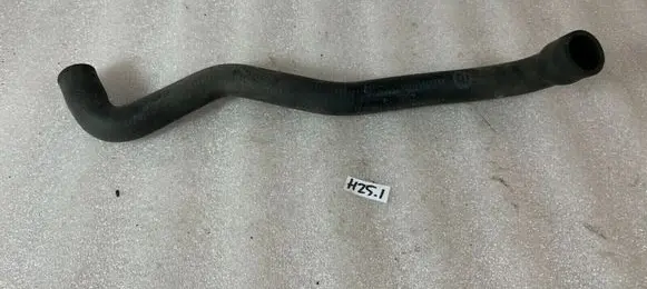 Mercedes-Benz E W210 Engine coolant pipe/hose 2105016482