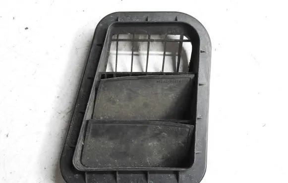 KIA Ceed Quarter panel pressure vent 975102F200
