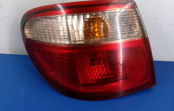Nissan Almera Tino Rear/tail lights