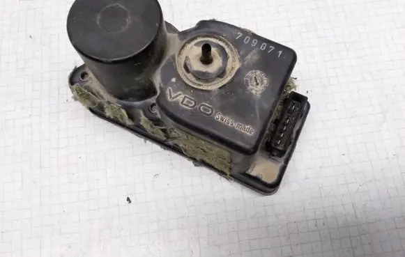 Audi 80 90 B3 Central locking vacuum pump 