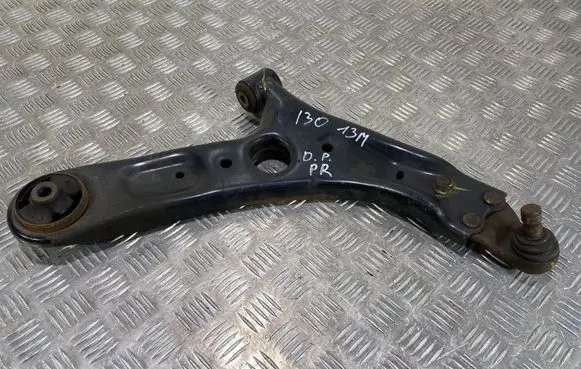 Hyundai i30 Front lower control arm/wishbone