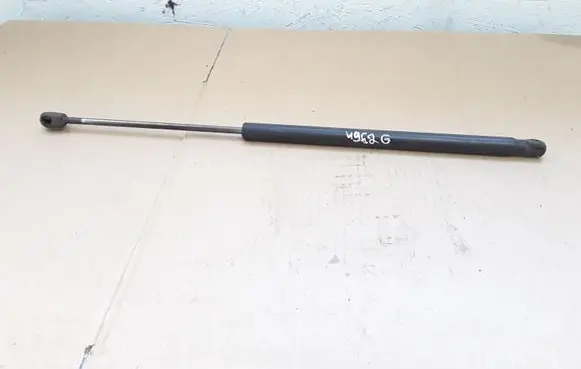 KIA Sorento Tailgate/trunk strut/damper 817713E021