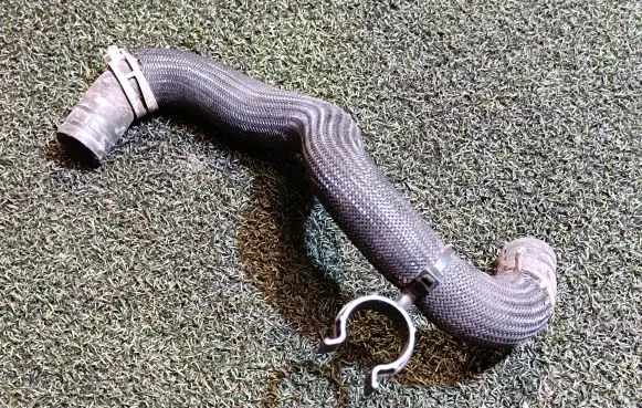 Renault Trafic III (X82) Engine coolant pipe/hose 140532719R 93450183