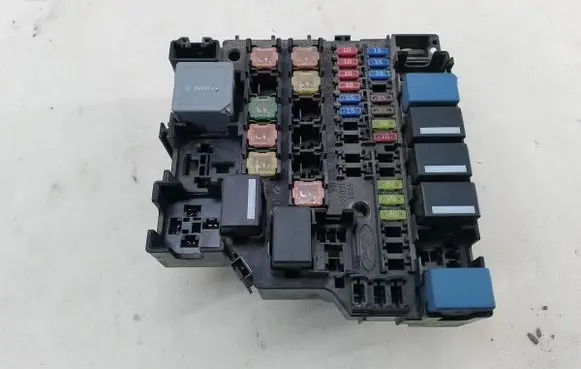 Ford Fiesta Fuse box set 8V5T-14K012-LDK