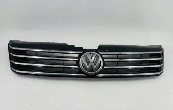 Volkswagen PASSAT B7 Front bumper upper radiator grill 3AA853653