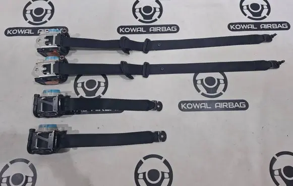 Mercedes-Benz GLA W156 X156 Set of seat belts A1768602185 A1768602285 A1568600385