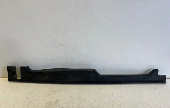 Audi A5 Fender end trim 8W6820581G