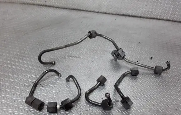 Land Rover Freelander 2 - LR2 Fuel injector supply line/pipe 