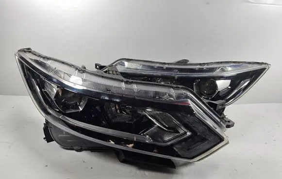 Nissan Qashqai Headlights/headlamps set 