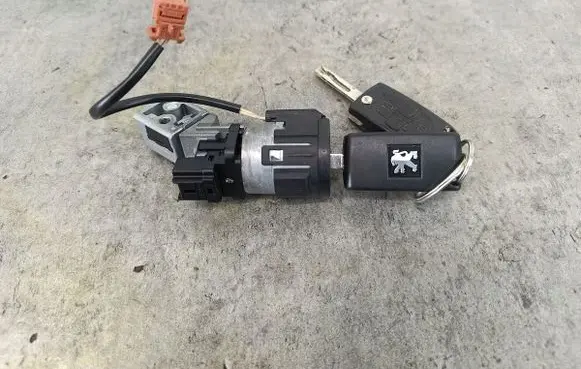 Peugeot 807 Ignition lock 