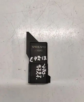 Volvo V70 Glow plug pre-heat relay 31342686