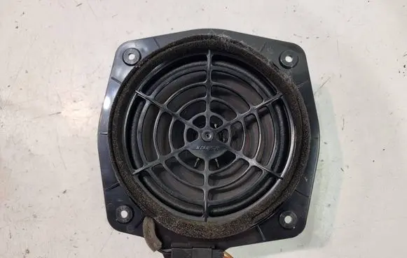 Audi A3 S3 8P Rear door speaker 8H0035411B 280353002 386041002