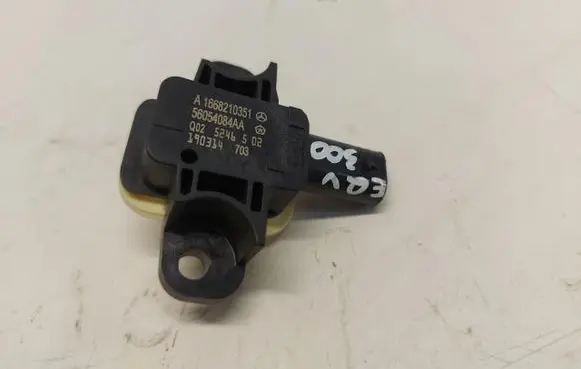 Mercedes-Benz EQV 447 Airbag deployment crash/impact sensor a1668210351-jlk01