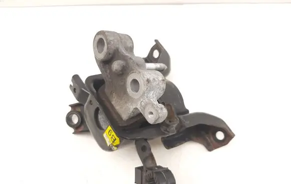 Toyota Auris E180 Engine mount bracket