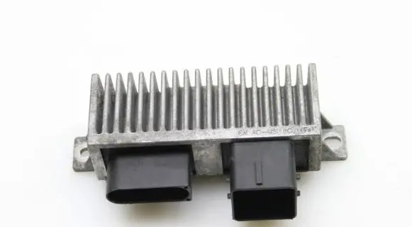 Renault Scenic III - Grand scenic III Glow plug pre-heat relay 8200558438A
