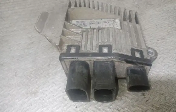 Audi A2 Coolant fan relay 8Z0959501