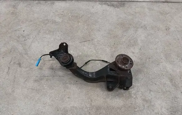 Mini One - Cooper R50 - 53 Rear wheel hub spindle/knuckle 6761843 6769025