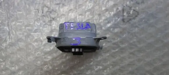 Tesla Model 3 Voltage converter/converter module 1532925-02-C 153292502C PGT23098012797