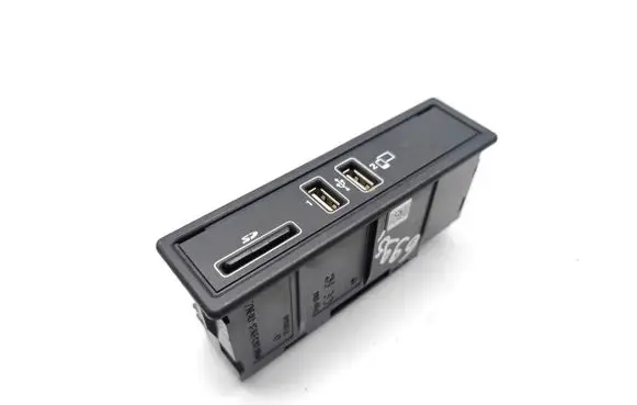 Mercedes-Benz C W205 USB socket connector A2538206100