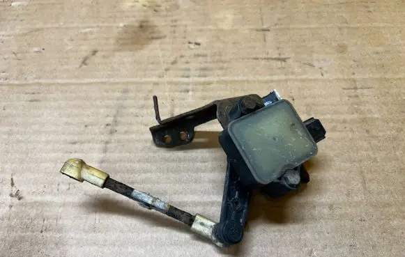 Ford Mondeo MK V Headlight/headlamp level sensor 