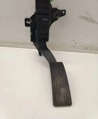 Mercedes-Benz CLA C117 X117 W117 Accelerator throttle pedal A2463001804