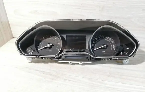 Peugeot 208 Speedometer (instrument cluster) 9814696580 9814039880