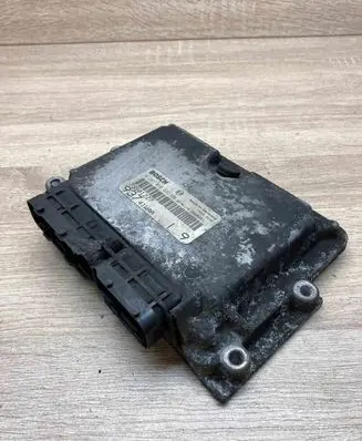 Alfa Romeo 147 Engine control unit/module ECU 93741WAA 0281010332 73501227