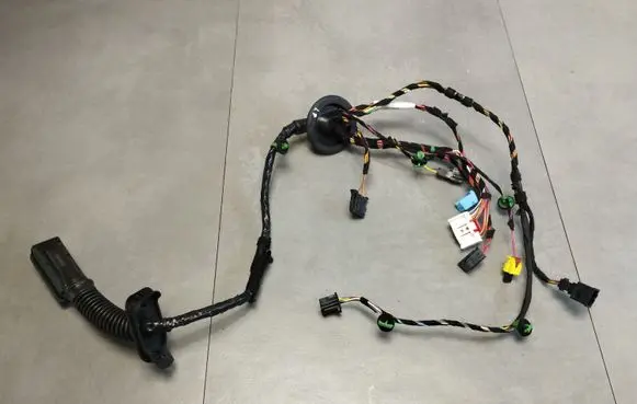 Volkswagen Touran III Front door wiring loom/harness boot 5TB971120FC