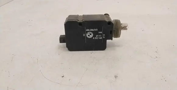 BMW 5 E39 Fuel tank cap lock motor 8352168 40620433 6711