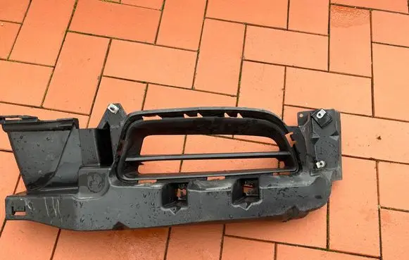 Dodge Charger Front fog light trim/grill 68226543AA