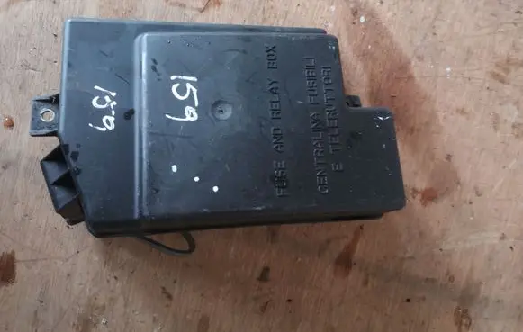 Alfa Romeo 159 Fuse box cover