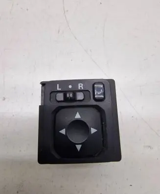 Mitsubishi Grandis Wing mirror switch 183569