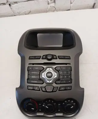 Radio/CD/DVD/GPS head unit
