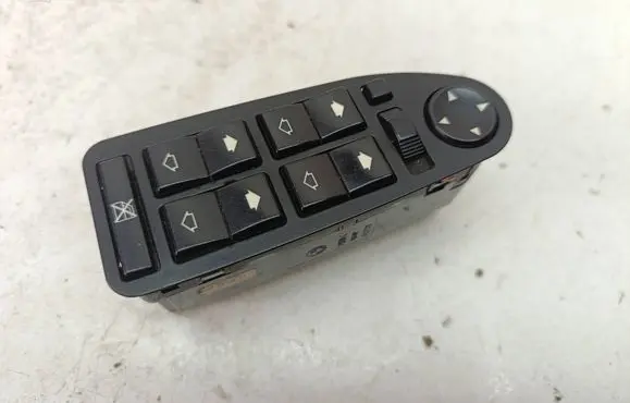 BMW 5 E39 Electric window control switch 6904339
