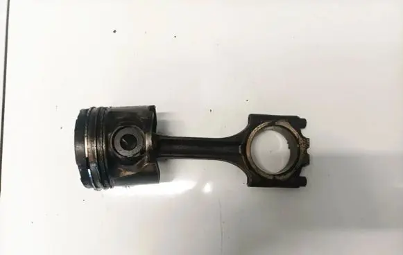 Volvo XC90 Piston with connecting rod