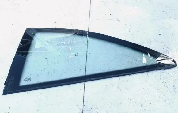 Mercedes-Benz C W203 Rear side window