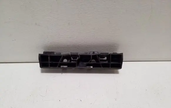 Front bumper mounting bracket