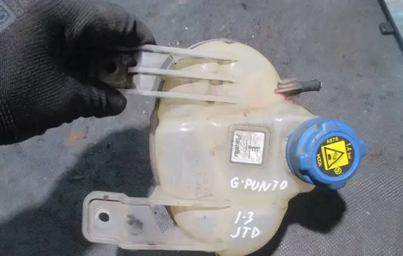 Fiat Grande Punto Coolant expansion tank/reservoir 