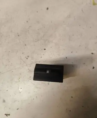 Skoda Octavia Mk1 (1U) Fuel tank opening switch 