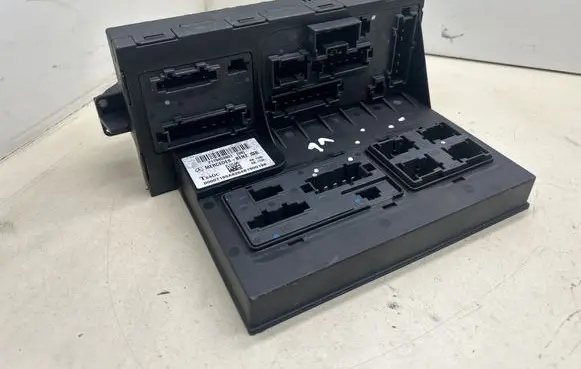 Mercedes-Benz E W211 SAM control unit 2115453901