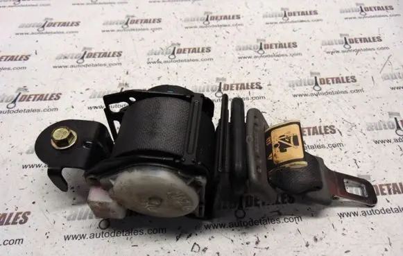 Mazda 6 Rear seatbelt