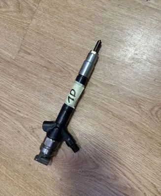 Toyota Auris 150 Fuel injector 236700R030