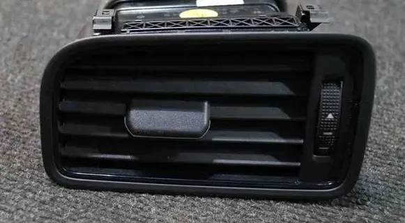 Volkswagen Jetta VI Dashboard air vent grill cover trim 5C6819703B