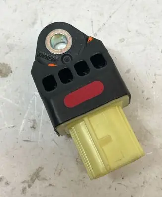 Toyota Yaris Airbag deployment crash/impact sensor 898310D060 415A7JXX2