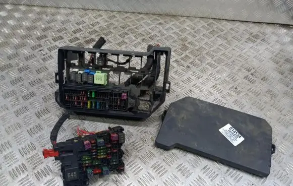 Volkswagen Crafter Fuse box set